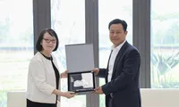 Giám đốc ĐH Quốc gia Hà Nội bổ nhiệm Chủ tịch danh dự Viện Bán dẫn và Vật liệu tiên tiến