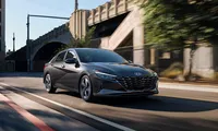 Hyundai Elantra bị triệu hồi do lỗi túi khí