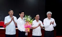 Thường trực Tỉnh ủy Sơn La chúc mừng đồng chí Hoàng Quốc Khánh.