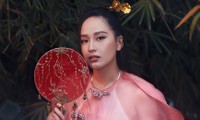 Lần đầu ăn Tết xa nhà vì dịch, Mai Phương Thuý phải &apos;xin&apos; bạn bè từ bánh tét đến canh măng 