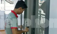 Sau khi bị chấm dứt HĐLĐ, thầy Dương đi làm nghề cửa sắt