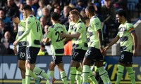 DeBruyne đóng vai người hùng, Man City tạm lên đỉnh bảng