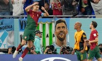 Hài hước: Ronaldo ghi bàn, Messi ngước nhìn ngưỡng mộ?!