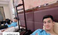 Hoàng Đức, Tiến Linh phải truyền nước khi vừa về đến Hà Nội 