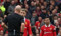 HLV Ten Hag &apos;nổi khùng&apos; với trọng tài vì thẻ đỏ của Casemiro, ám chỉ MU bị &apos;đánh hội đồng&apos; 