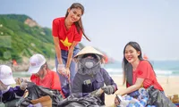 Hoa hậu, người đẹp chung tay làm sạch môi trường biển, viết nên những &apos;Giấc mơ xanh&apos;