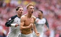 Sunderland trở lại Ngoại hạng Anh nhờ bàn thắng phút bù giờ của cầu thủ 19 tuổi