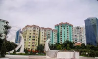 Công viên hồ điều hòa Nhân Chính (Thanh Xuân, Hà Nội) sẽ mở cửa cho người dân vào ngày 10/9 trong khi dự án bãi đỗ xe ngầm 5 tầng hầm được Hà Nội giao cho Công ty Phúc Lợi lập quy hoạch, đầu tư chưa triển khai, thực hiện.