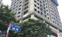 Đứt cáp cẩu trục tại công trình cao ốc The Sun