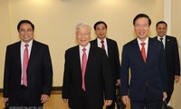 Toàn cảnh phiên khai mạc Hội nghị lần thứ hai BCH Trung ương Đảng khóa XIII