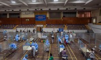 Hà Nội triển khai tiêm vắc xin COVID-19 cho shipper giao hàng