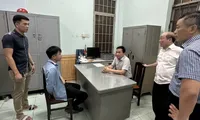 Giải cứu con tin 4 tuổi bị đối tượng dùng xăng khống chế ở Đồng Nai