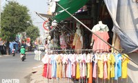 TPHCM: Tiểu thương ở chợ công nhân hết thời thu tiền triệu mỗi ngày