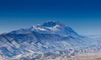 Dãy núi Zagros (Iran) nơi chiếc máy bay ATR 72 gặp nạn. (Nguồn: News/TTXVN)