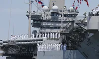 Cận cảnh sức mạnh tàu sân bay Mỹ đang trên đường tới Syria