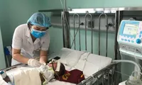 Nhiều trẻ nhập viện do thời tiết bất thường