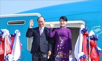 Chủ tịch nước Nguyễn Xuân Phúc lên đường thăm chính thức Thái Lan và dự Hội nghị APEC lần thứ 29
