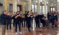 Xúc động bản nhạc &apos;Trở về đất mẹ&apos; tiễn biệt NSƯT Hồng Vy