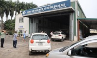 Ùn tắc xe đăng kiểm được dự báo diễn ra từ tháng 12/2023 nếu cơ quan chức năng không có biện pháp xử lý kịp thời. Ảnh: Như Ý