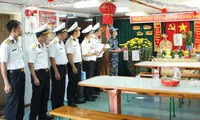 Thi trang trí phòng đón xuân là một trong nhiều hoạt động của cán bộ, chiến sĩ Lữ đoàn 955 vào mỗi dịp xuân về