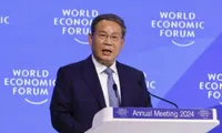 Thủ tướng Trung Quốc Lý Cường phát biểu tại WEF Davos 2024. (Ảnh: CNBC)