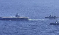 Tàu sân bay Carl Vinson của Mỹ tập trận cùng 2 tàu khu trục Hàn Quốc và Nhật Bản. (Ảnh: BQP Hàn Quốc)