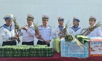 Vùng 3 Hải quân mang mùa Xuân ra đảo