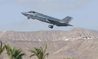 Cuộc tấn công ồ ạt của Iran vào Israel tối 13/4. (Ảnh: Al Jazeera)