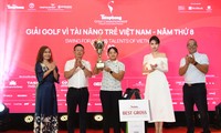 Nữ golfer 12 tuổi Nguyễn Bảo Châu vô địch Tiền Phong Golf Championship 2024