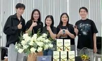 Nhóm sinh viên sáng chế muỗng nhựa sinh học từ vỏ quất