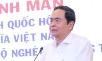 Chủ tịch Quốc hội thăm, tặng quà Tết tại Cần Thơ