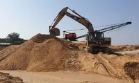 Đấu giá ba mỏ cát ở Quảng Nam: Khởi điểm vài tỷ đồng, chốt hàng trăm tỷ đồng
