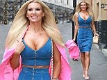 Christine McGuinness khoe vòng 1 nảy nở, gợi cảm hết nấc