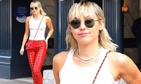 Gái hư Miley Cyrus &apos;thả rông&apos; vòng 1 trên phố
