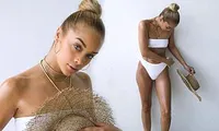 Jasmine Sanders khoe đường cong thể hình siêu &apos;bốc lửa&apos; với bikini