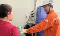 TPHCM: Nhiều gia đình 'méo mặt' vì tiền điện tăng vọt