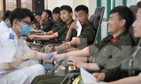 Hàng trăm chiến sĩ Cảnh sát Cơ động hiến máu cứu người