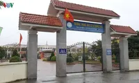 Cô hiệu phó yêu cầu &apos;tự xử&apos;, học sinh tự vả mặt 10 cái