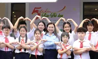 Thiếu nhi thi vẽ 'sắc màu quê hương'
