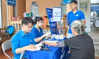 Sinh viên blouse trắng thắp sáng bản làng Bắc Kạn
