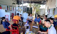 Nhiều công nhân phản ứng vì phải đóng bảo hiểm bằng... cà phê