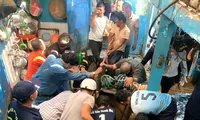 Nghẹt thở giải cứu hai bố con bất tỉnh, thiếu oxy khi rơi xuống giếng sâu