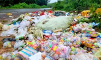 Vụ bánh kẹo, đồ chơi trẻ em vứt thành đống: Chỉ đạo tiêu hủy sớm