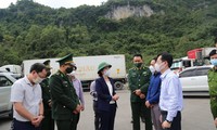 Ùn ứ hàng xuất nhập khẩu qua biên giới: Cần những giải pháp đồng bộ, căn cơ