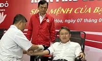 Bí thư Tỉnh uỷ Khánh Hòa hiến máu tại Chủ nhật Đỏ