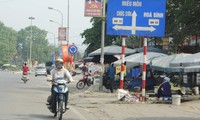 Bộ mặt của “đô thị vệ tinh” Xuân Mai vẫn còn khá nhếch nhác. Ảnh: NT.