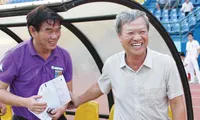 HLV Lê Thụy Hải (phải) được cựu HLV ĐTVN Calisto nể trọng về tài cầm quân và khả năng chuyên môn cao. Ông Calisto cũng đánh giá cao năng lực HLV Phan Thanh Hùng (trái). Ảnh: VSI