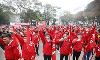 Sinh viên ĐHBK Hà Nội trong ngày hội hiến máu Chủ Nhật Đỏ sáng 21/1. Ảnh: Như Ý.