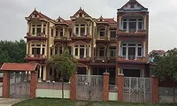 Người dân đua nhau xây nhà xưởng, biệt thự trái phép trên đất nông nghiệp ở Sóc Sơn Ảnh: Nguyễn Thắng 