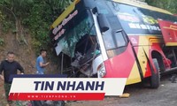 TIN NHANH: Nguyên nhân ban đầu vụ tai nạn nghiêm trọng khiến 1 người chết, 17 người bị thương